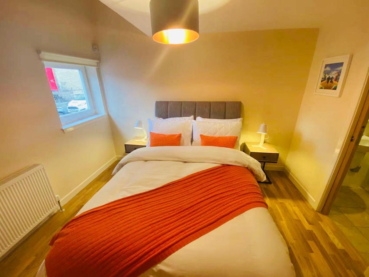 2 Bed 2 Bath With Private Parking Leilighet EDI Eksteriør bilde