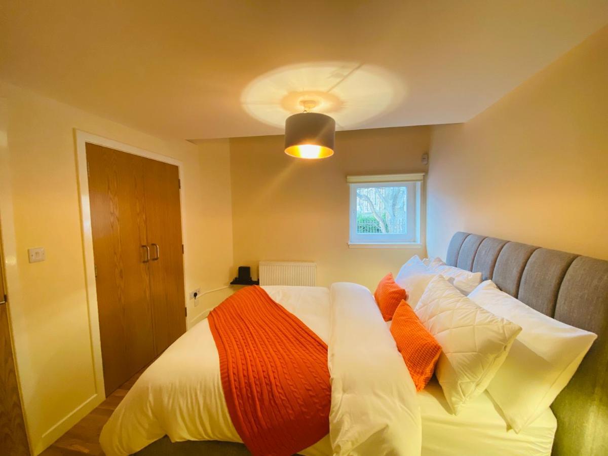 2 Bed 2 Bath With Private Parking Leilighet EDI Eksteriør bilde