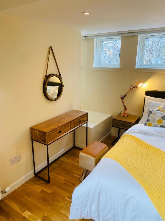 2 Bed 2 Bath With Private Parking Leilighet EDI Eksteriør bilde
