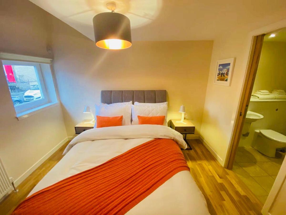 2 Bed 2 Bath With Private Parking Leilighet EDI Eksteriør bilde