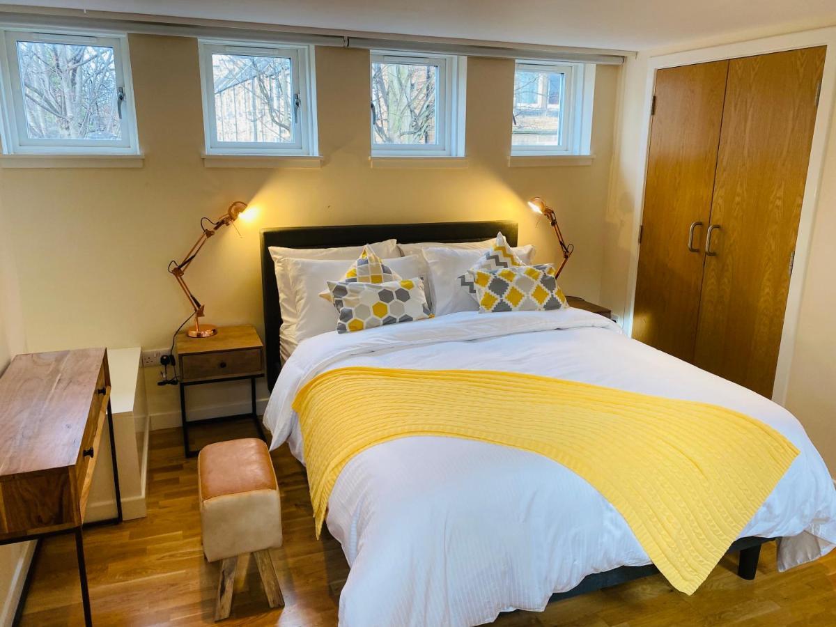 2 Bed 2 Bath With Private Parking Leilighet EDI Eksteriør bilde