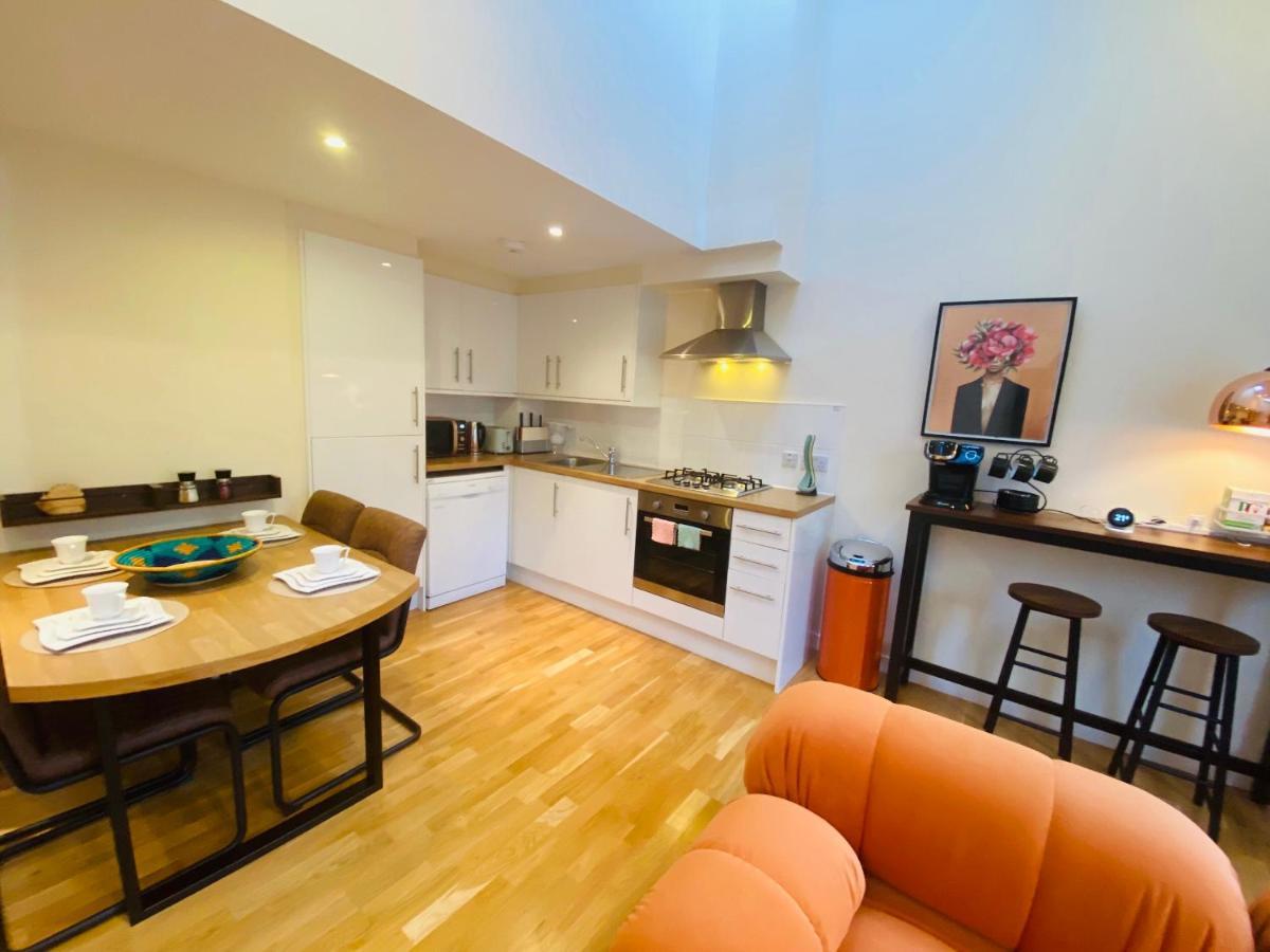 2 Bed 2 Bath With Private Parking Leilighet EDI Eksteriør bilde