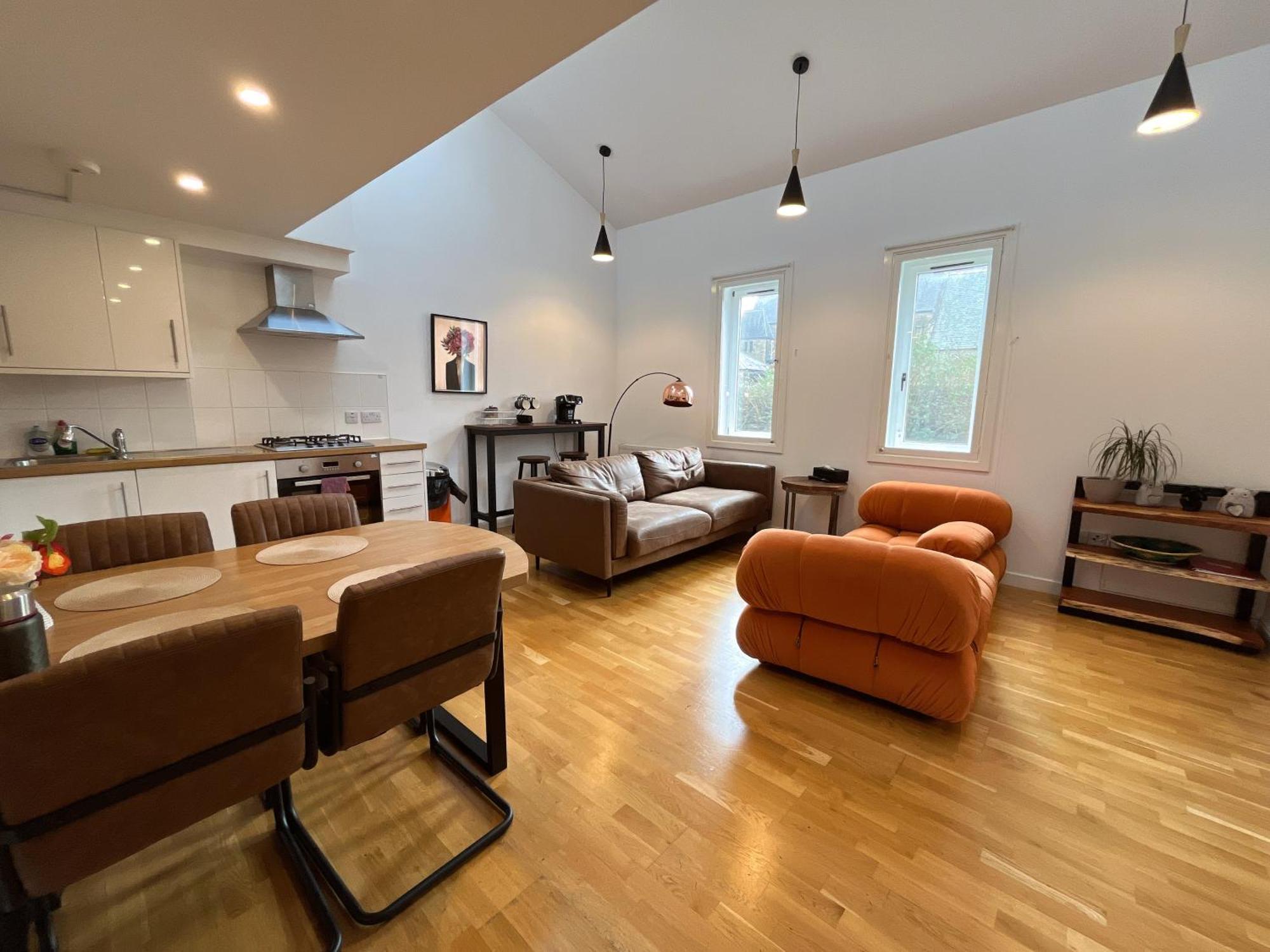 2 Bed 2 Bath With Private Parking Leilighet EDI Eksteriør bilde