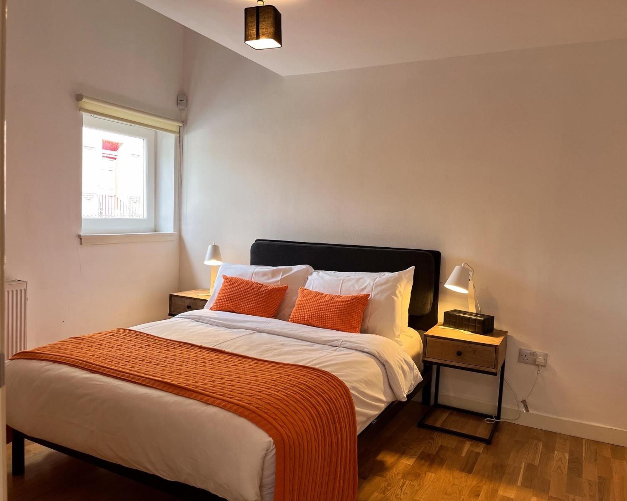 2 Bed 2 Bath With Private Parking Leilighet EDI Eksteriør bilde
