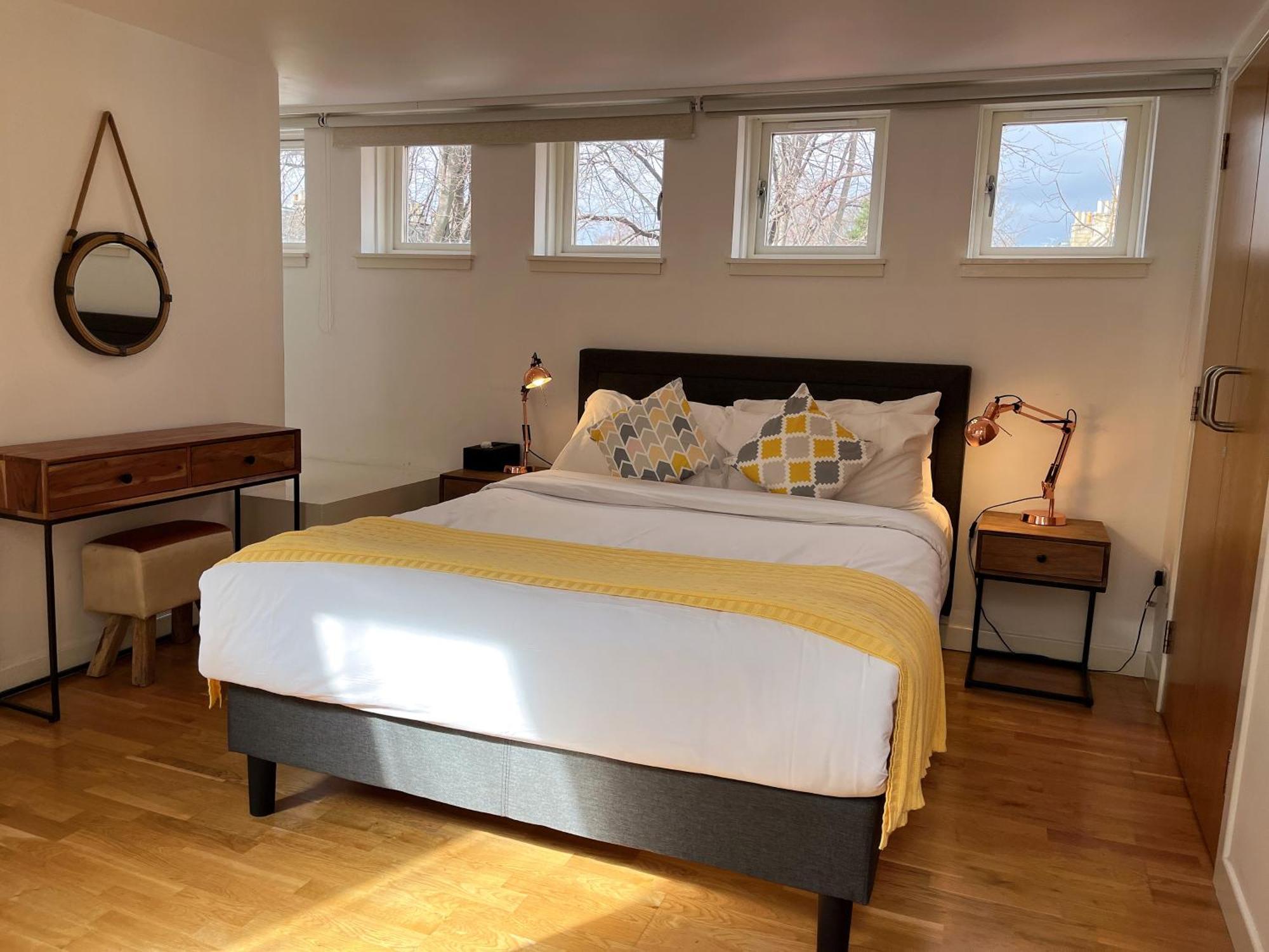 2 Bed 2 Bath With Private Parking Leilighet EDI Eksteriør bilde