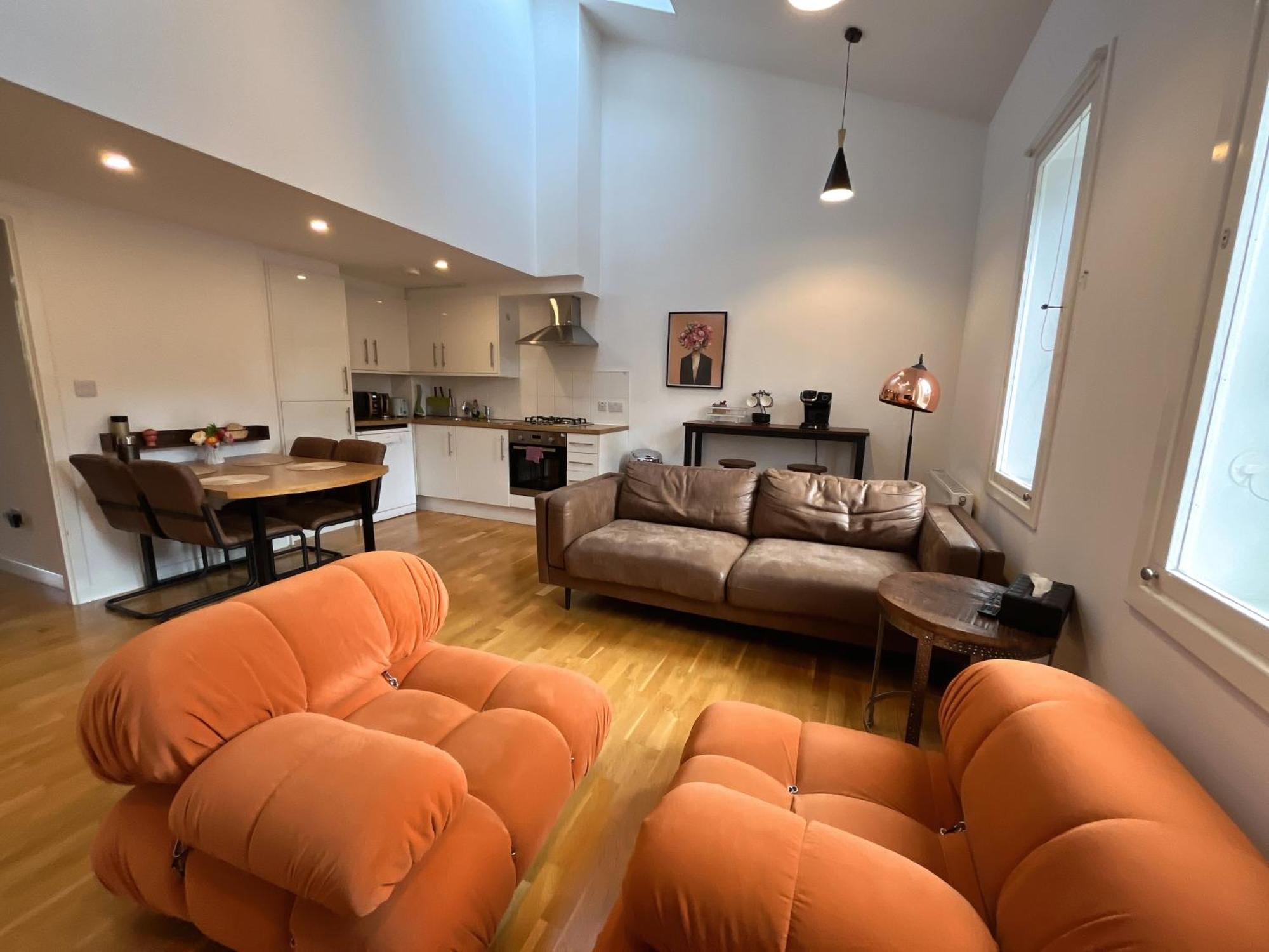 2 Bed 2 Bath With Private Parking Leilighet EDI Eksteriør bilde