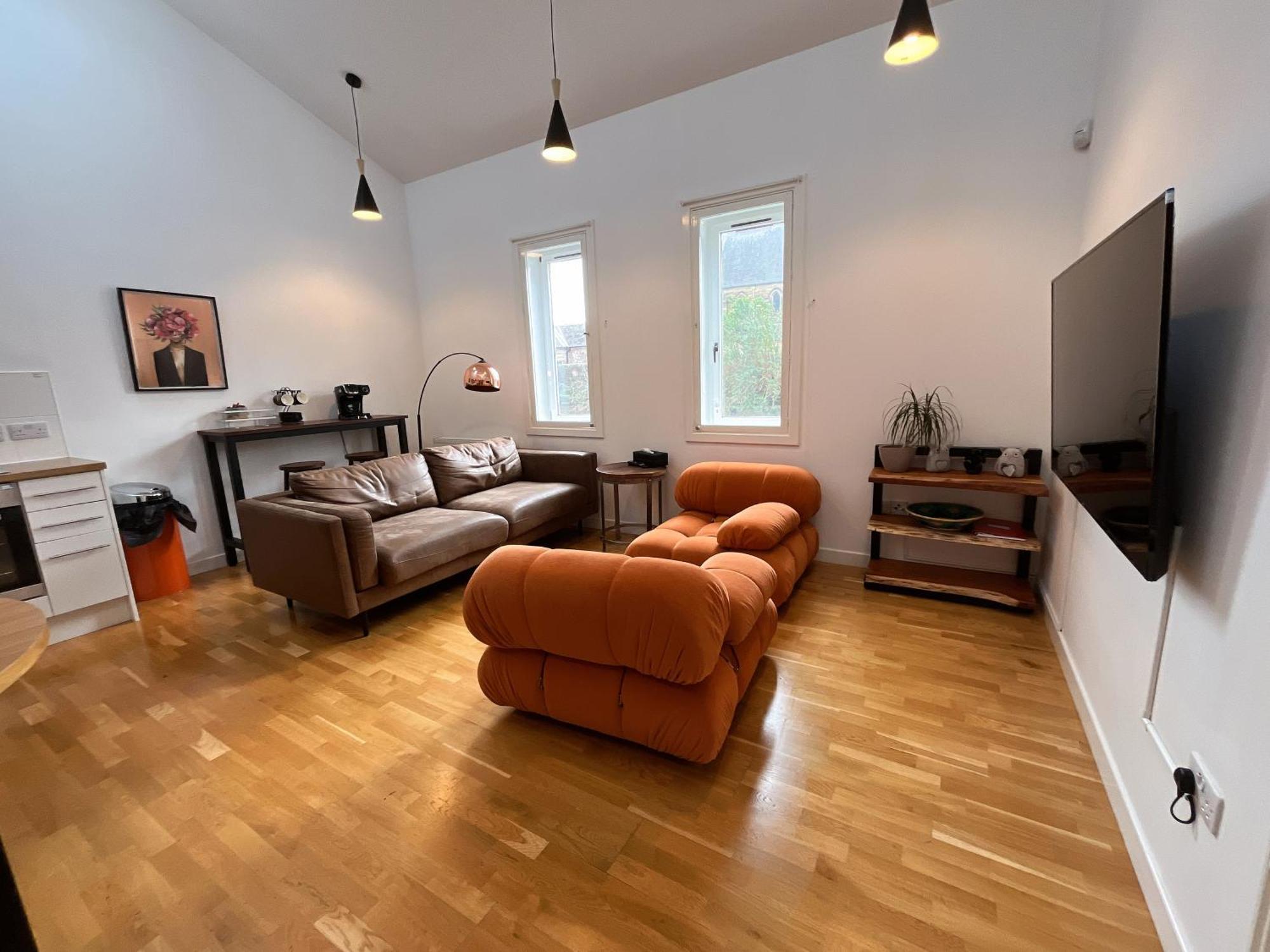 2 Bed 2 Bath With Private Parking Leilighet EDI Eksteriør bilde